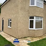 Relocation-Business-Leisure-Fast Wifi-Free Parking-With 2 En-Suites And Garden By Beds Away Short Lets & Serviced Accommodation Oxford