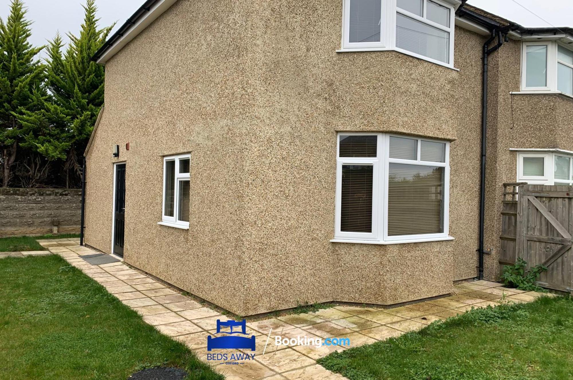 Relocation-business-leisure-fast Wifi-free Parking-with 2 En-suites And Garden By Beds Away Short Lets & Serviced Casa vacanze *