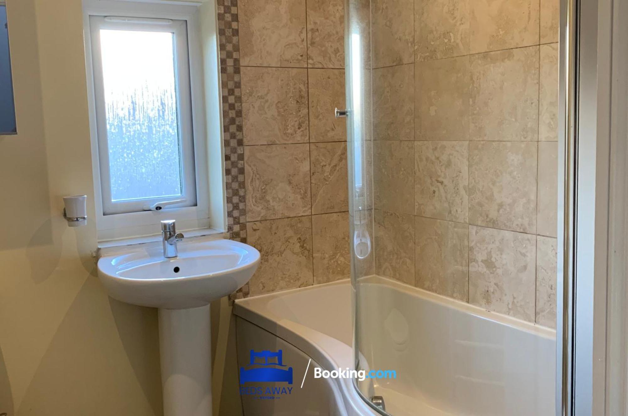 Casa vacanze Relocation-business-leisure-fast Wifi-free Parking-with 2 En-suites And Garden By Beds Away Short Lets & Serviced *