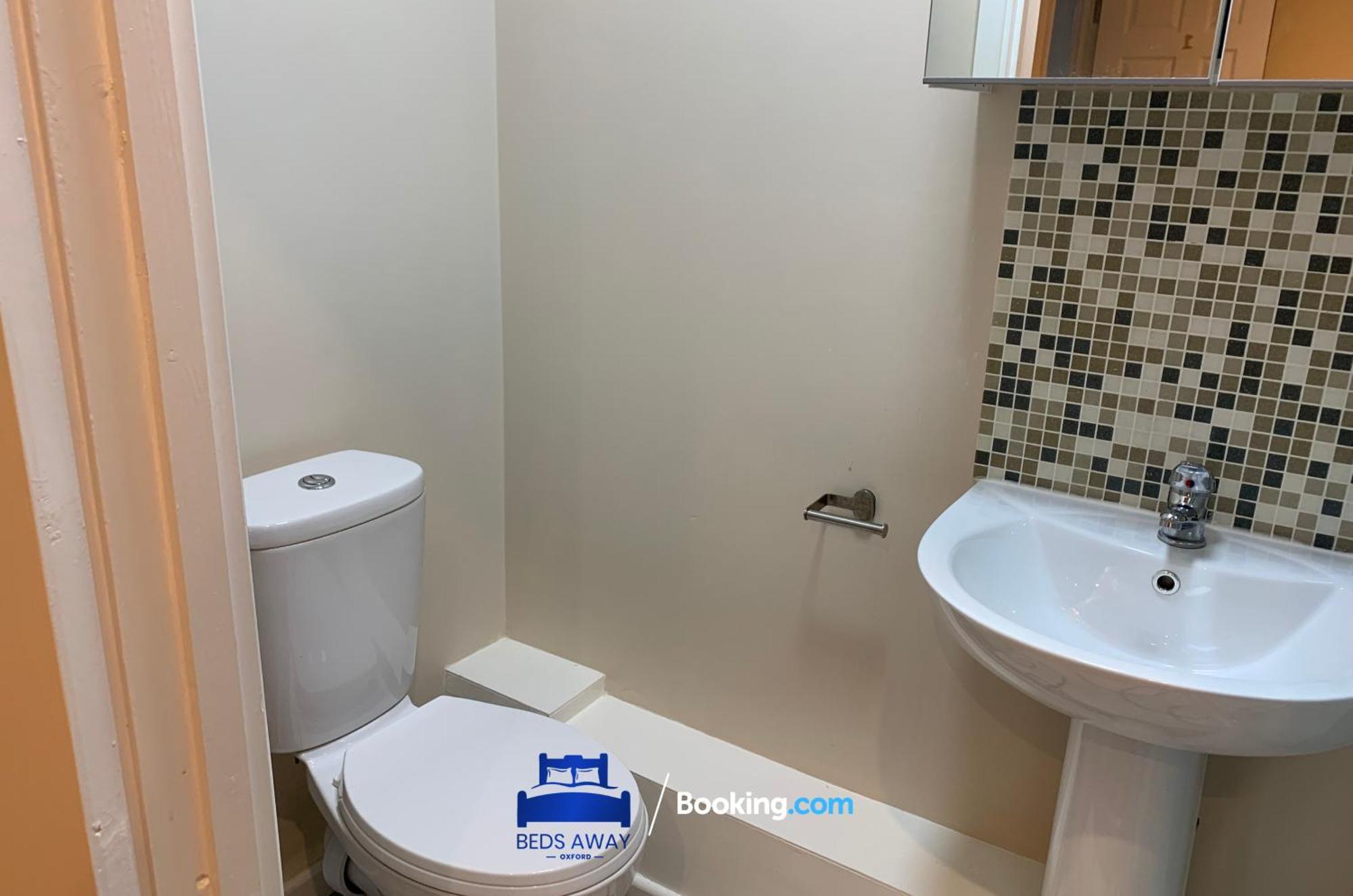 Relocation-business-leisure-fast Wifi-free Parking-with 2 En-suites And Garden By Beds Away Short Lets & Serviced *