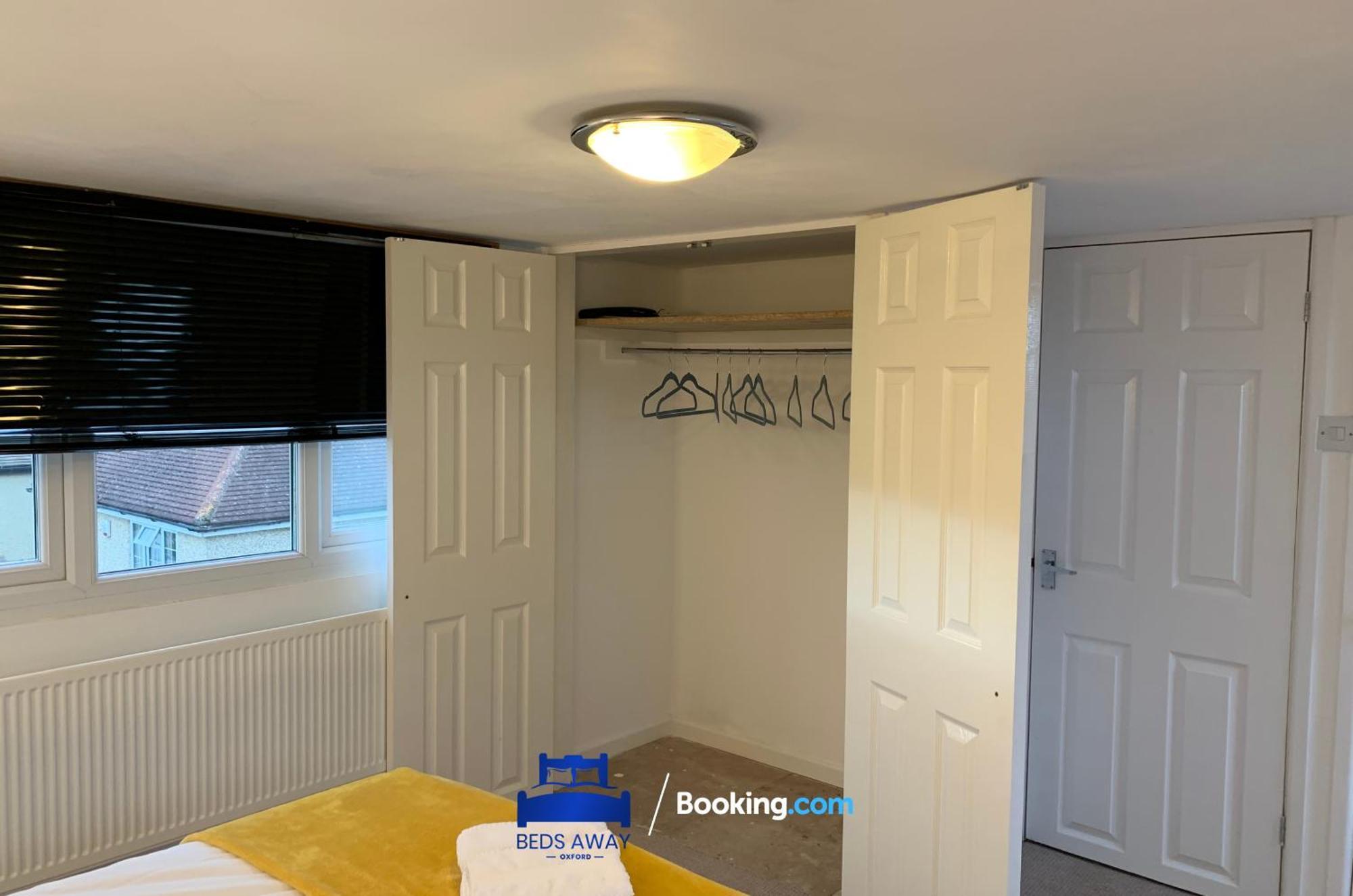 Relocation-business-leisure-fast Wifi-free Parking-with 2 En-suites And Garden By Beds Away Short Lets & Serviced Oxford