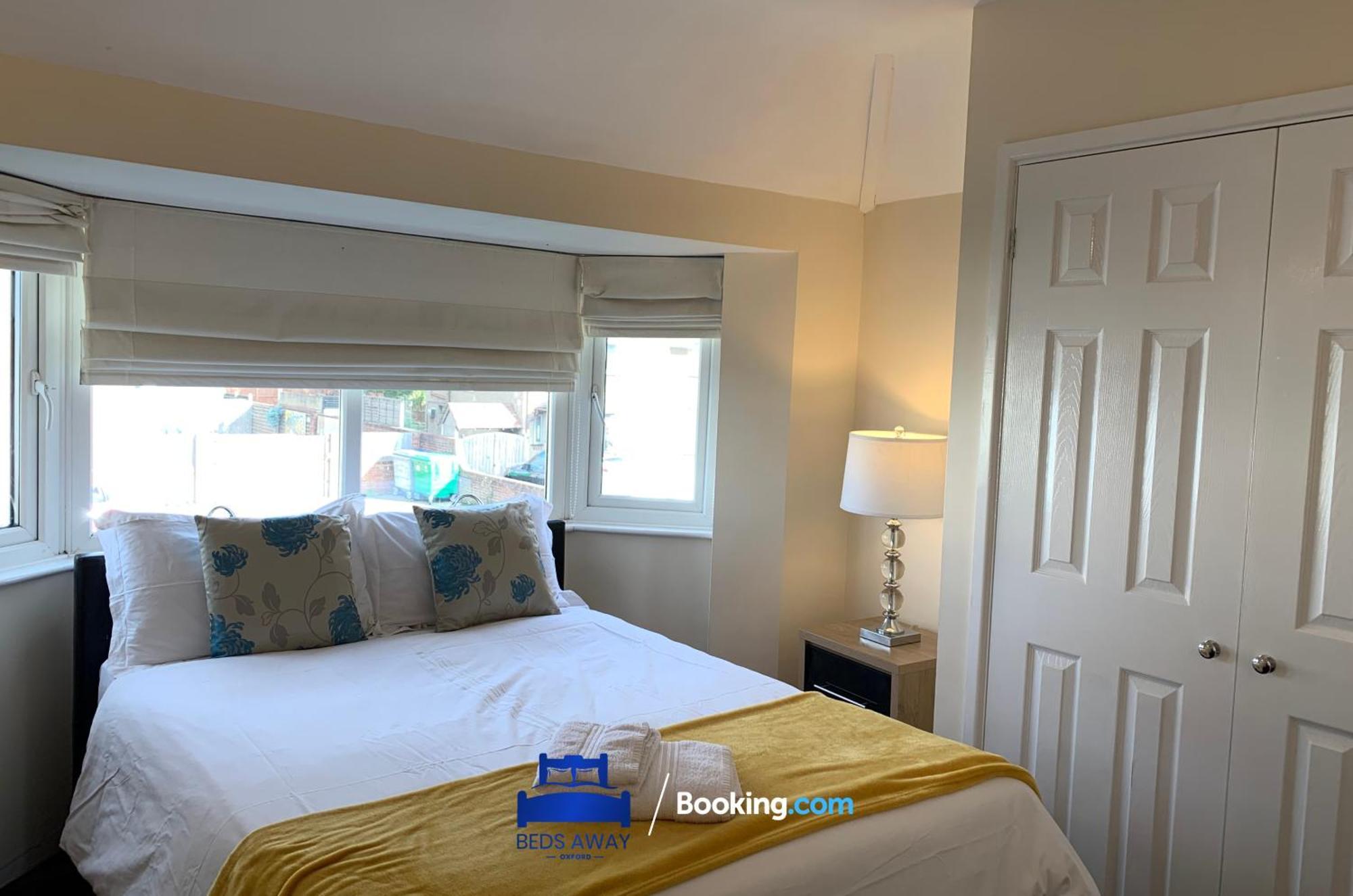 Relocation-business-leisure-fast Wifi-free Parking-with 2 En-suites And Garden By Beds Away Short Lets & Serviced